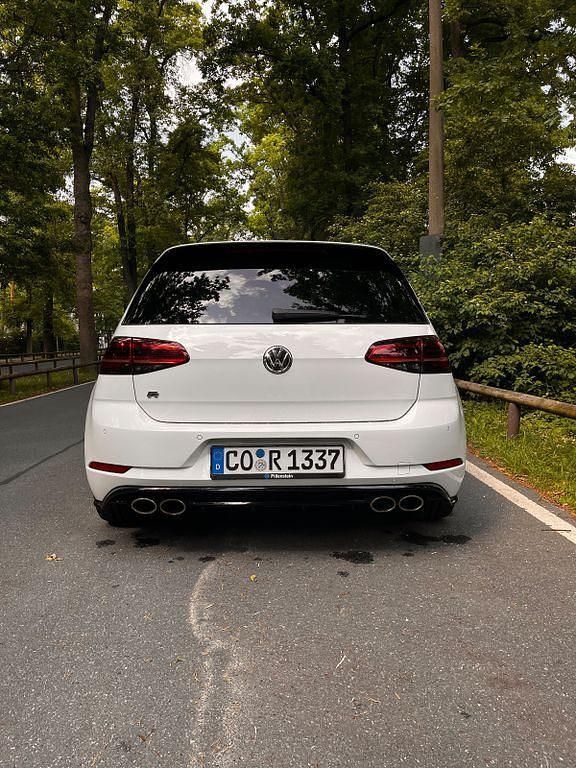 Gebraucht VW Golf VII R 300 PS (220 kW) 2019 Weiß Limousine