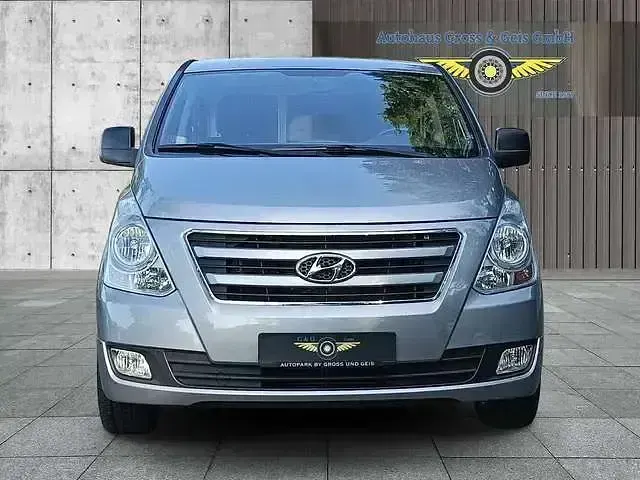 Gebraucht Hyundai H-1 Trend 170 PS (125 kW) 2016 Graumet. Van / Kleinbus