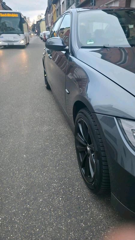 Gebraucht BMW 320 150 PS (110 kW) 2007 Silber Limousine