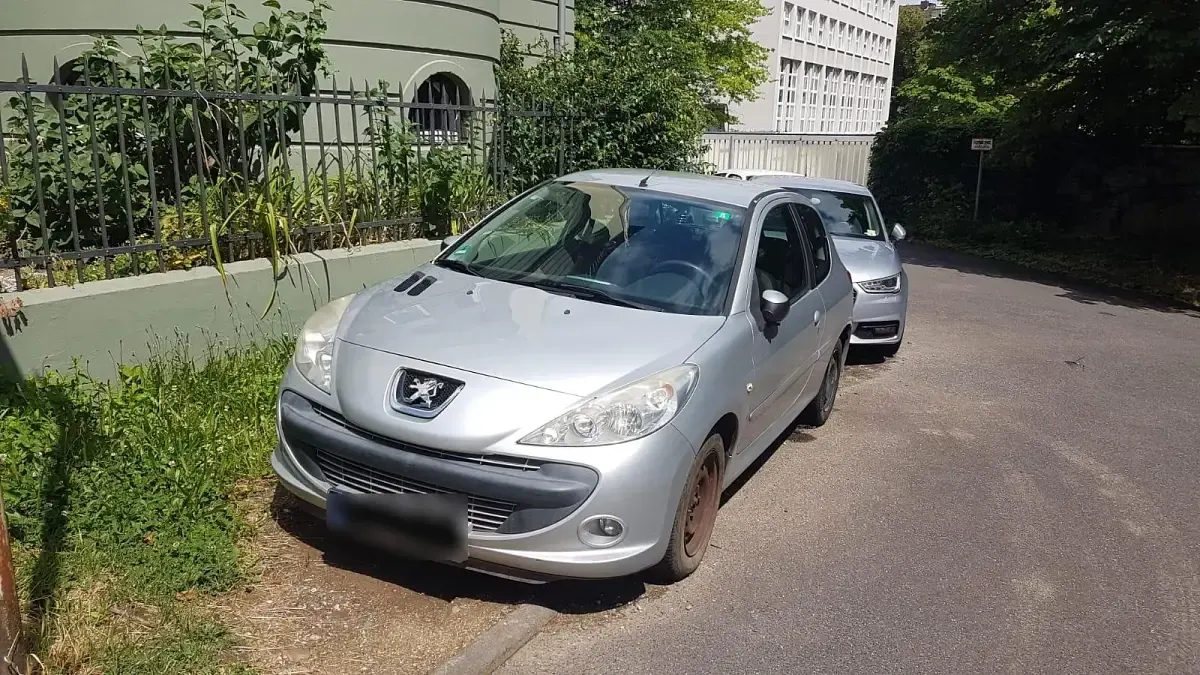 Gebraucht Peugeot 206+ 2009 Silber Kleinwagen