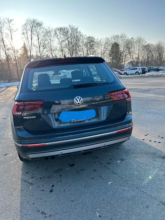 Gebraucht VW Tiguan Highline 150 PS (110 kW) 2018 Grau SUV