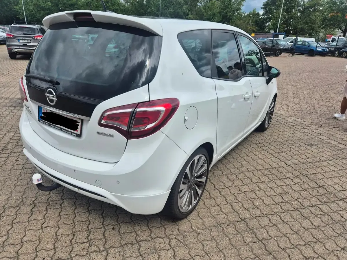 Gebraucht Opel Meriva 135 PS (99 kW) 2015 Weiß Van / Kleinbus