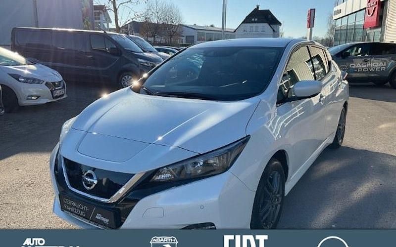 Weiß Gebraucht 2020 Nissan Leaf N-Connecta Kleinwagen | 14.890 € (Fairer Preis) - Bild 1/4