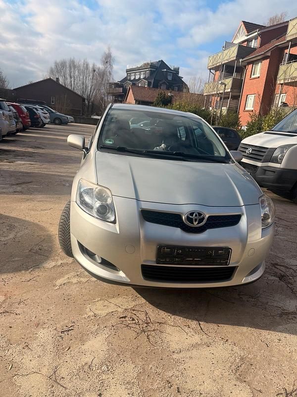 Gebraucht Toyota Auris 124 PS (91 kW) 2008 Silber Kleinwagen
