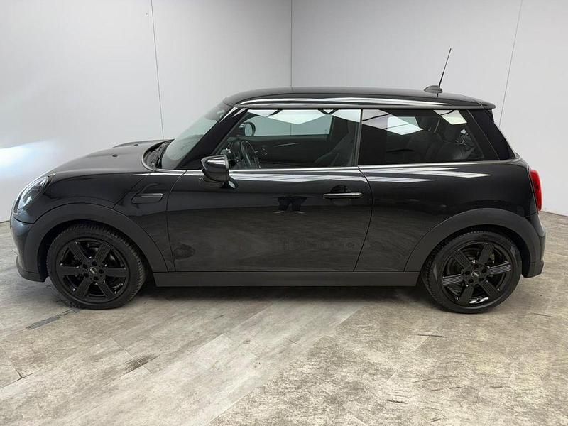 Gebraucht Mini Cooper Classic 136 PS (100 kW) 2023 Midnight blac (metallic) Kleinwagen