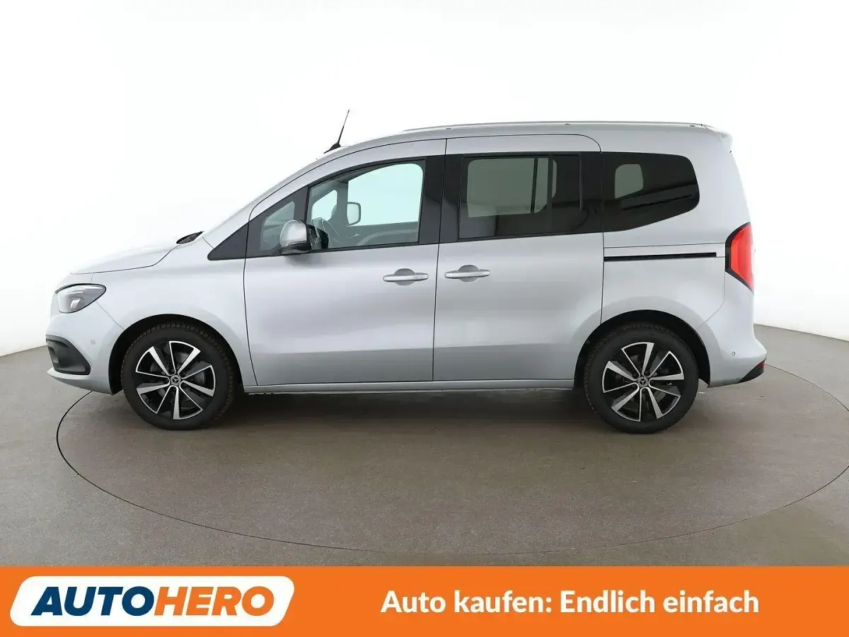 Gebraucht Mercedes T180 Progressive 116 PS (85 kW) 2022 Grau Van / Kleinbus