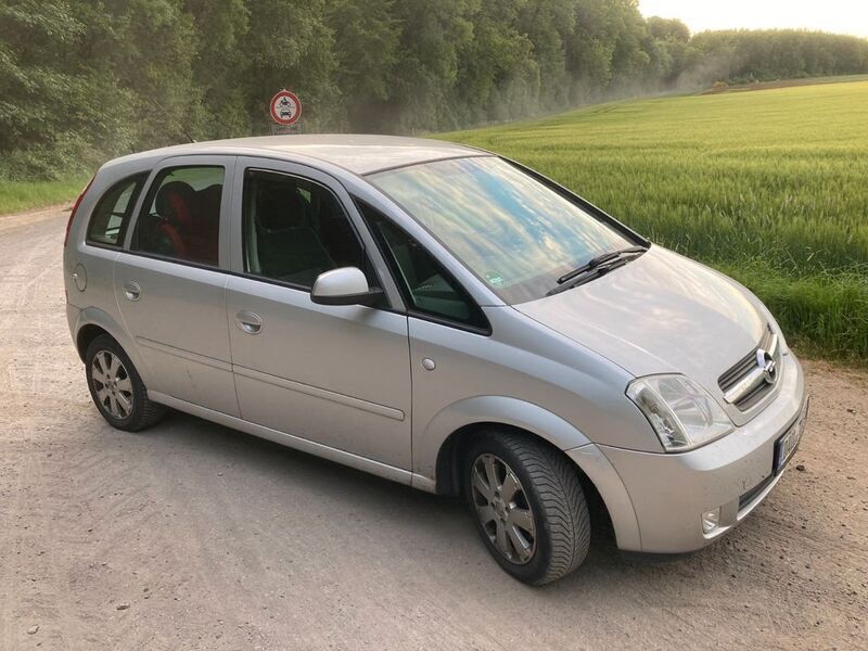 Silber Gebraucht 2005 Opel Meriva Edition Van / Kleinbus | 1.699 € (Guter Preis) - Bild 1/4