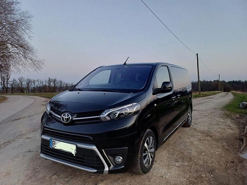 Gebraucht Toyota Proace Executive 177 PS (130 kW) 2020 Schwarz Van / Kleinbus
