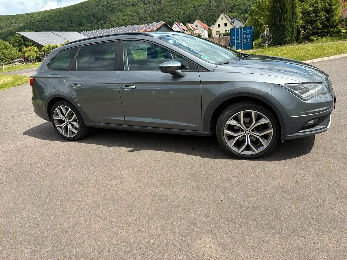 Gebraucht Seat Leon X-Perience 150 PS (110 kW) 2015 Grau Kombi