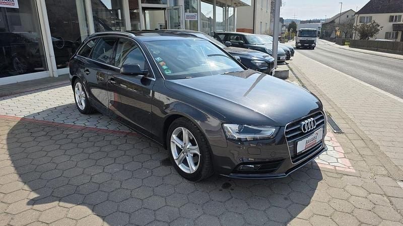 Gebraucht Audi A4 Attraction 150 PS (110 kW) 2015 Grau Kombi