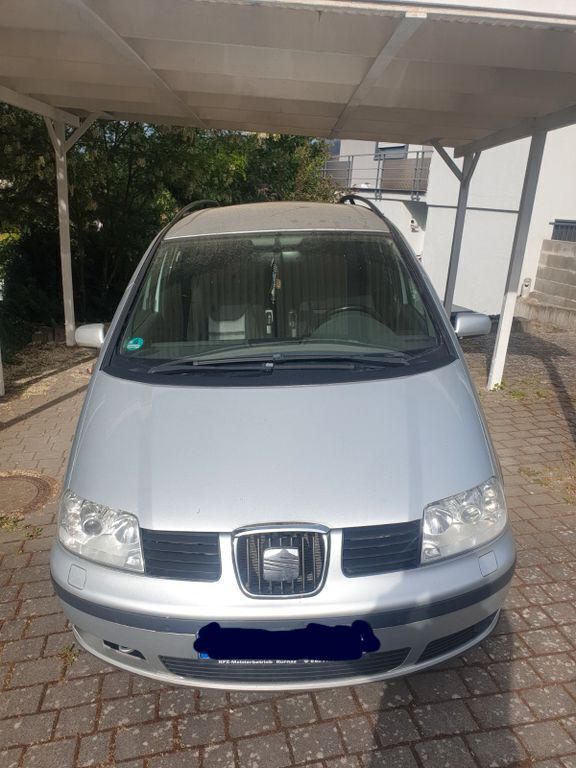 Silber Gebraucht 2009 Seat Alhambra Sport Van / Kleinbus | 3.800 € (Fairer Preis) - Bild 1/3