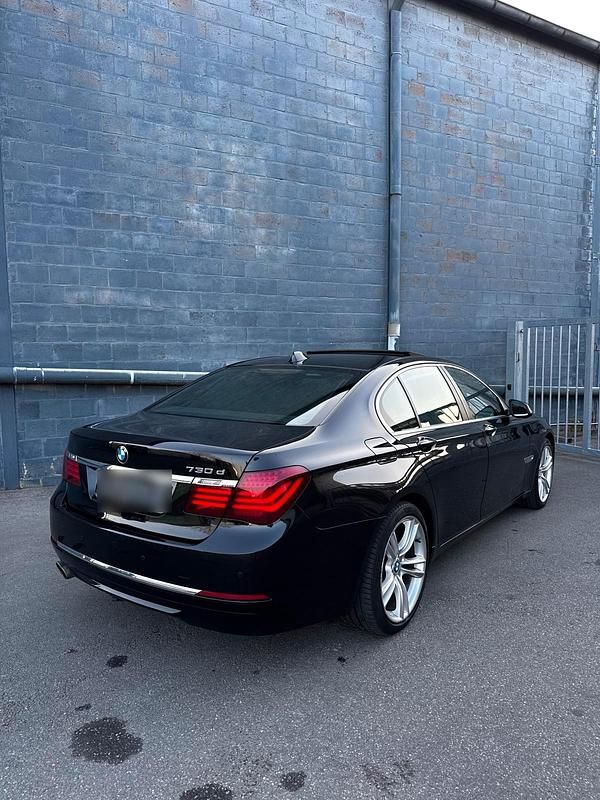 Gebraucht BMW 730 Comfort Edition 258 PS (189 kW) 2012 Schwarz Limousine