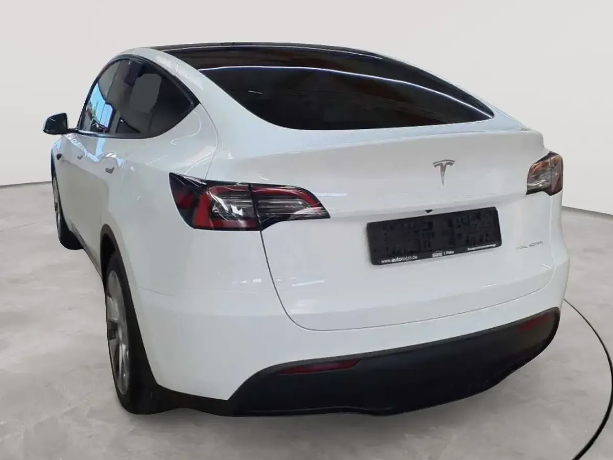 Gebraucht Tesla Model Y 378 kW (514 PS) 2022 Pearl white multicoat SUV