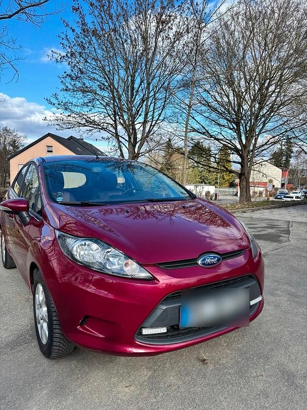 Gebraucht Ford Fiesta 82 PS (60 kW) 2009 Rot Kleinwagen