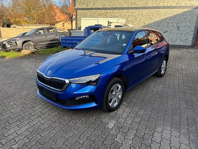Raceblau metallic Gebraucht 2023 Skoda Scala Kleinwagen | 23.445 € (Etwas zu teuer) - Bild 1/4