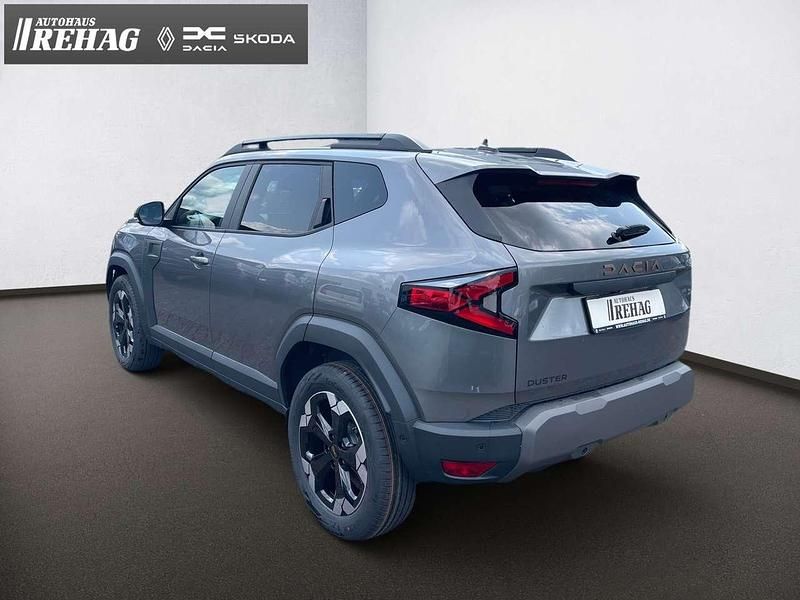 Neu Dacia Duster Extreme 131 PS (96 kW) 2025 Dolomitgrau Kleinwagen