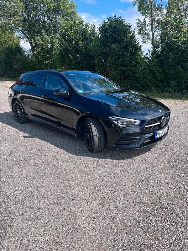 Schwarz Gebraucht 2022 Mercedes CLA250e Limousine | 30.600 € (Superpreis) - Bild 1/4