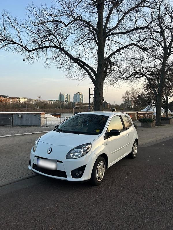 Second-hand Renault Twingo 75 CP (55 kW) 2010 Alb Hatchback