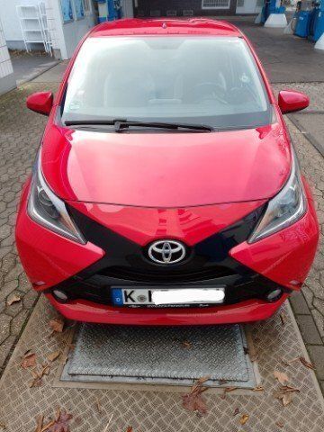 Gebraucht Toyota Aygo 2017 Rot Kleinwagen