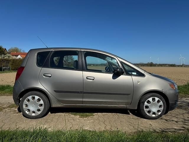 Gebraucht Mitsubishi Colt 95 PS (69 kW) 2009 Grau Kleinwagen