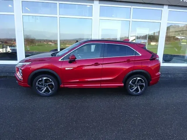 Gebraucht Mitsubishi Eclipse Cross Plus 188 PS (138 kW) 2022 Rot SUV