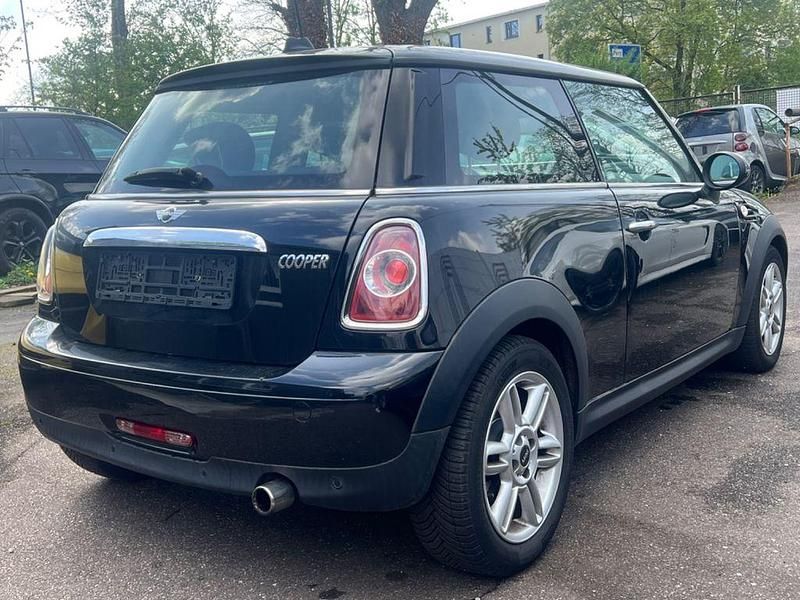 Gebraucht Mini Cooper 122 PS (89 kW) 2010 Schwarz Kleinwagen