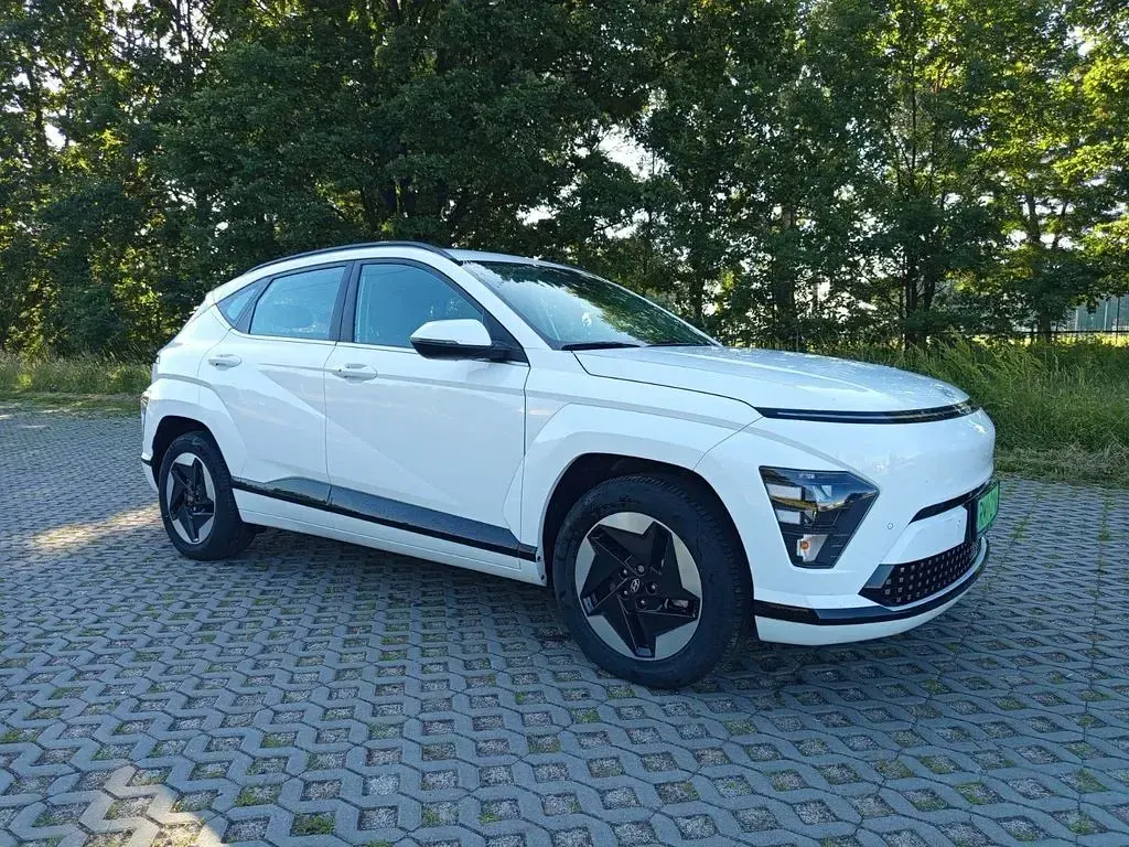 Gebraucht Hyundai Kona Basis 160 kW (218 PS) 2023 Weiß SUV