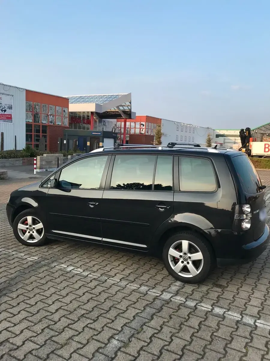 Gebraucht VW Touran 101 PS (74 kW) 2004 Schwarz Van / Kleinbus