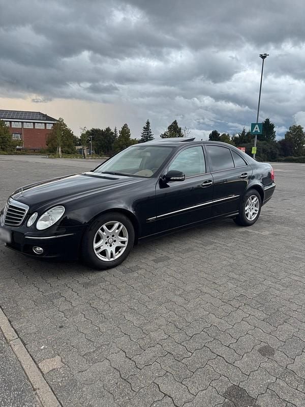 Gebraucht Mercedes E280 231 PS (169 kW) 2007 Schwarz Limousine