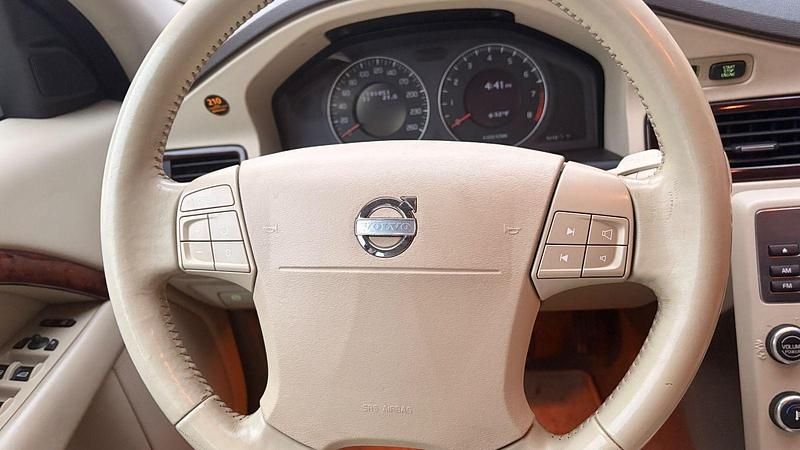 Gebraucht Volvo XC70 Momentum 238 PS (175 kW) 2008 Weiß Kombi