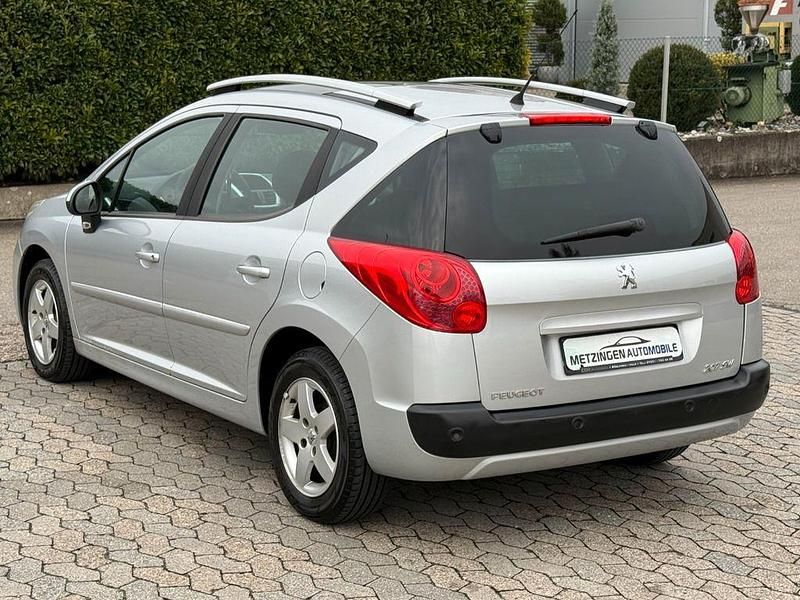 Gebraucht Peugeot 207 Family 95 PS (69 kW) 2011 Silber Kombi