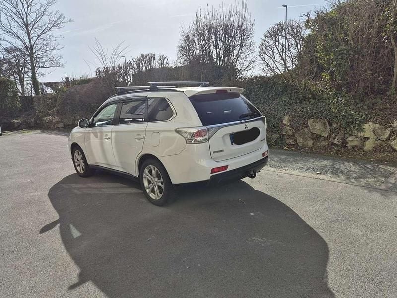 Gebraucht Mitsubishi Outlander 150 PS (110 kW) 2013 Weiß SUV
