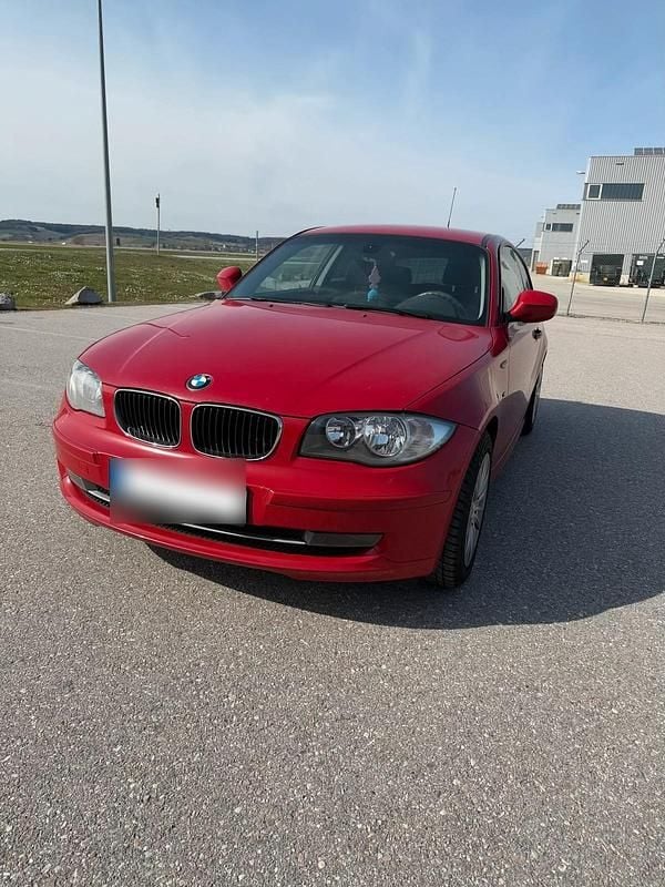 Gebraucht BMW 116 122 PS (89 kW) 2010 Rot Kleinwagen