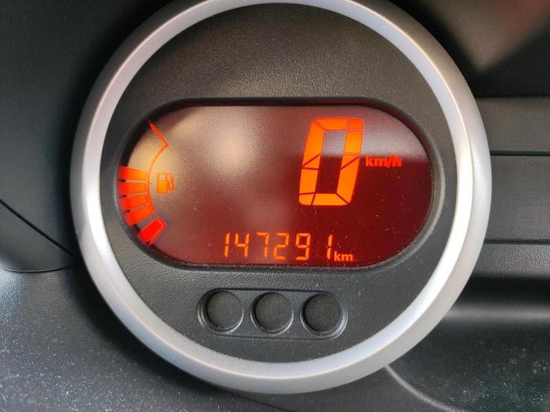 Second-hand Renault Twingo 75 CP (55 kW) 2012 Alb Hatchback