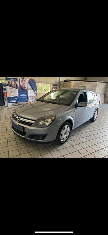 Silber Gebraucht 2007 Opel Astra Edition Limousine | 2.850 € (Etwas zu teuer) - Bild 1/4