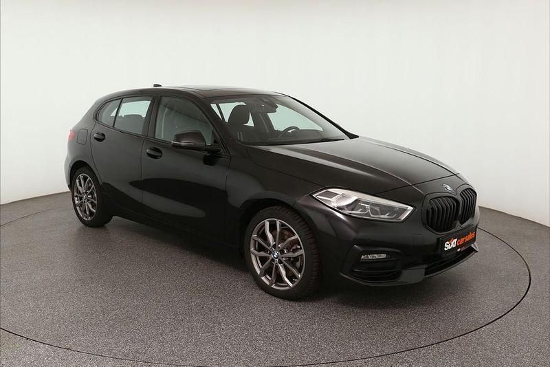 Schwarz Gebraucht 2023 BMW 120 Sport Line Kleinwagen | 21.880 € (Guter Preis) - Bild 1/4