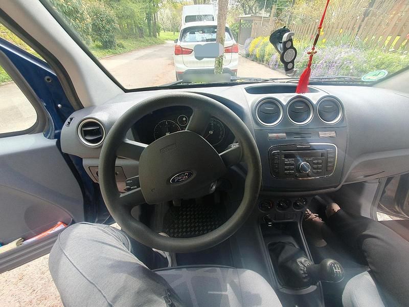 Gebraucht Ford Transit Connect 75 PS (55 kW) 2011 Blau Van / Kleinbus