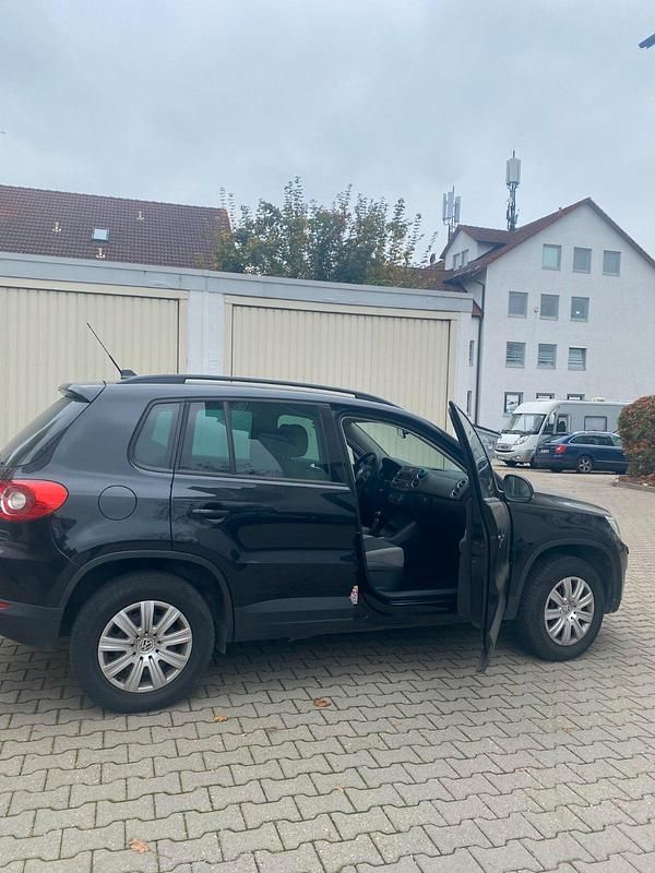 Gebraucht VW Tiguan 122 PS (89 kW) 2010 Schwarz SUV