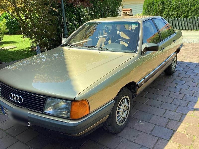 Gold Gebraucht 1985 Audi 100 Limousine | 3.950 € - Bild 1/4