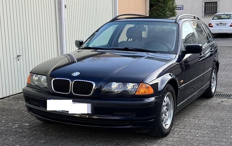 Gebraucht BMW 318 118 PS (86 kW) 2001 Blau Kombi