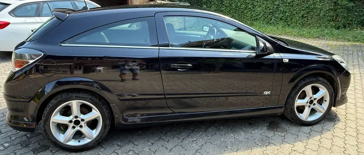 Gebraucht Opel Astra Edition 140 PS (102 kW) 2009 Schwarz Cabrio