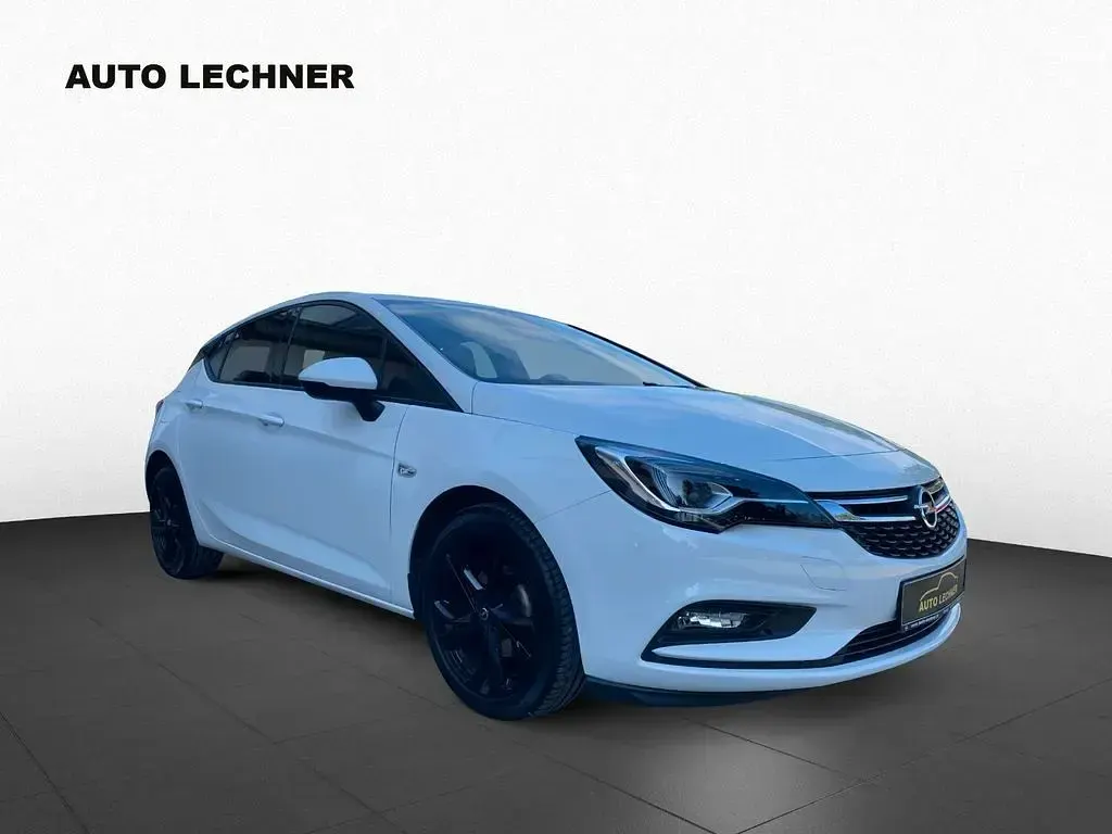 Gebraucht Opel Astra 105 PS (77 kW) 2017 Weiß Limousine