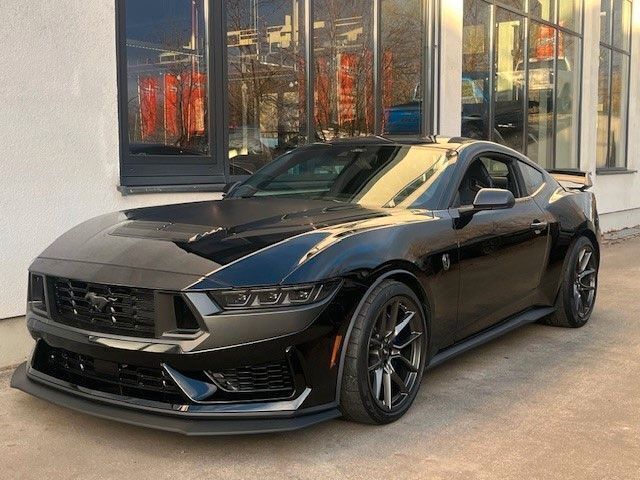 Shadow black Neu 2024 Ford Mustang Dark Horse Coupé | 98.900 € - Bild 1/4