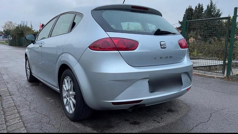 Gebraucht Seat Leon 125 PS (91 kW) 2010 Silber Kleinwagen