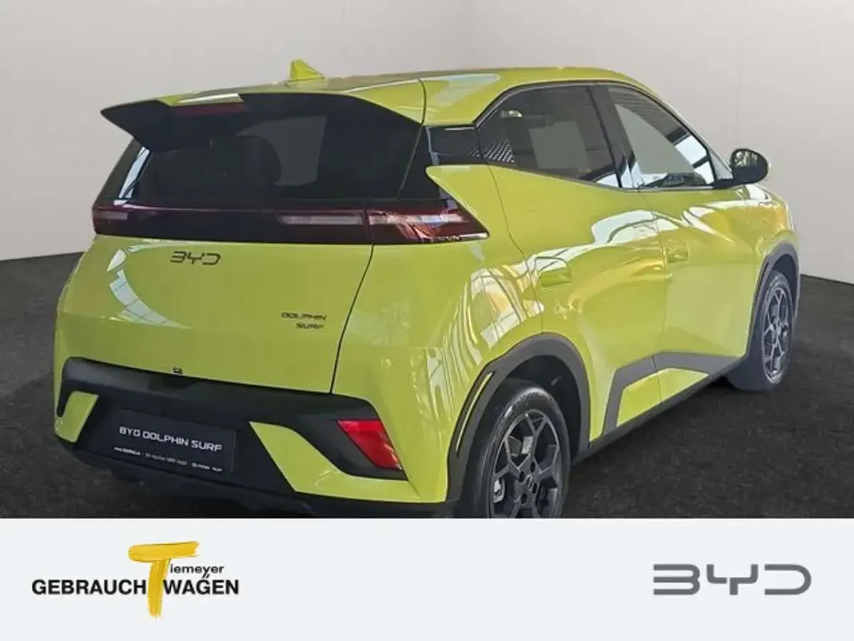 Gebraucht BYD Dolphin Surf Comfort 114 kW (156 PS) 2026 Grün Kleinwagen