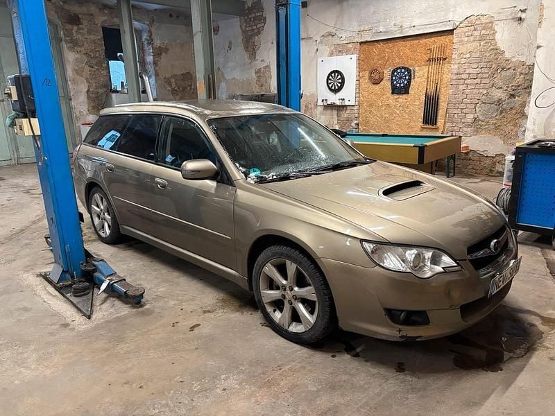 Gebraucht Subaru Legacy 150 PS (110 kW) 2009 Gold Kombi