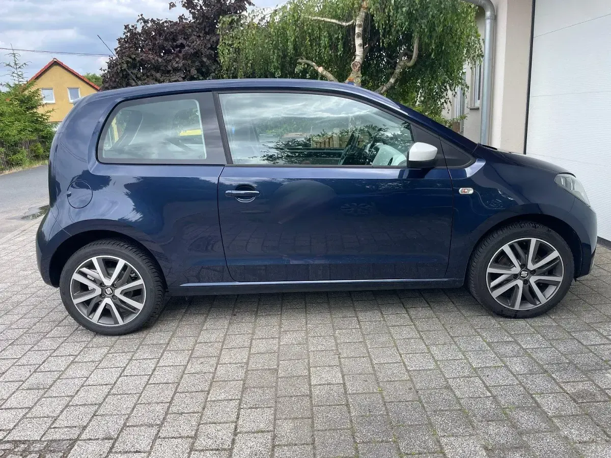Gebraucht Seat Mii Style 75 PS (55 kW) 2013 Blau Kleinwagen