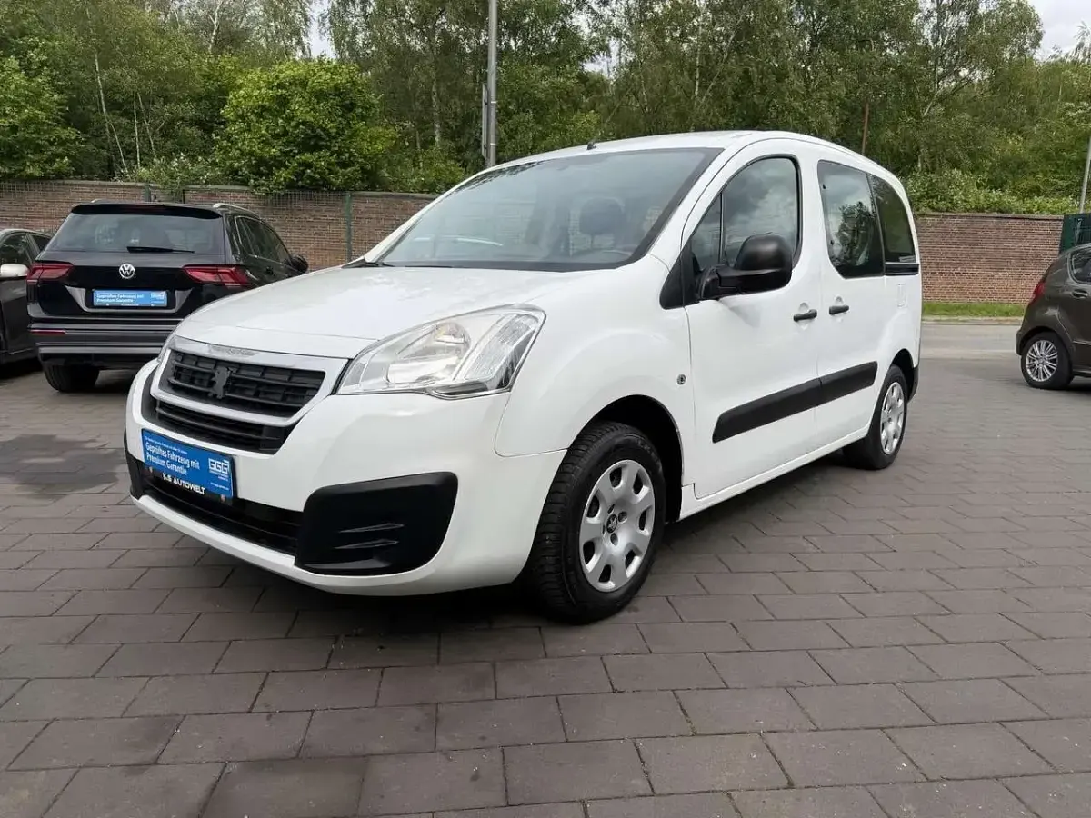 Gebraucht Peugeot Partner Active 110 PS (80 kW) 2016 Banquise/deckende lackierung Van / Kleinbus