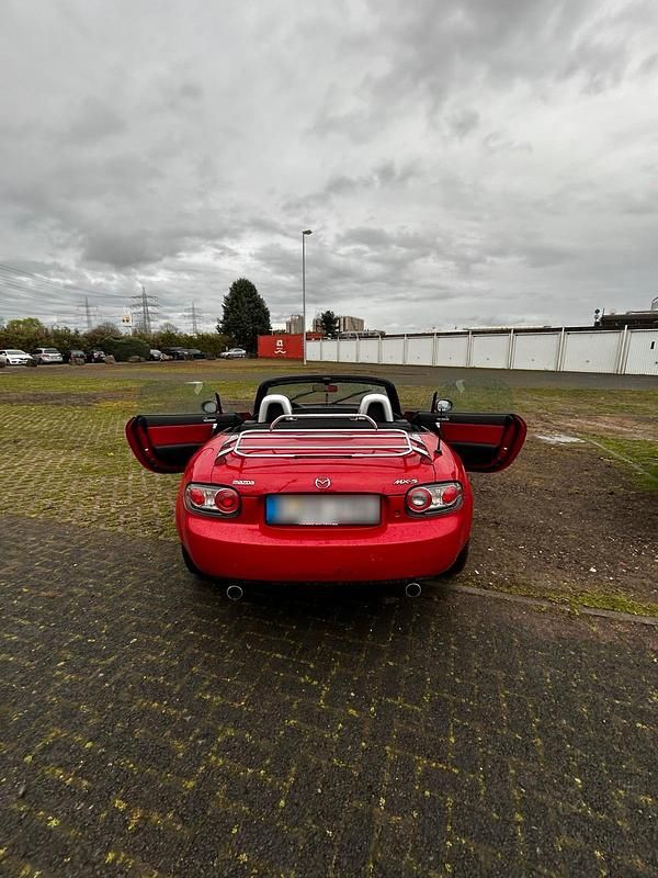 Gebraucht Mazda MX5 Edition 160 PS (117 kW) 2005 Rot Cabrio