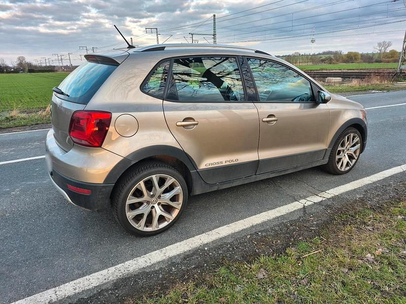 Gebraucht VW Polo Cross 105 PS (77 kW) 2015 Braun Kleinwagen